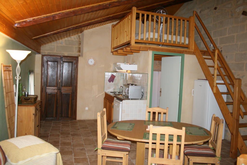 Bastide De La Treille Montaren-et-Saint-Médiers Quarto foto